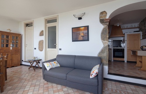 Chiavari House | Overlooking the Gulf of Tigullio and overlooking Portofino.