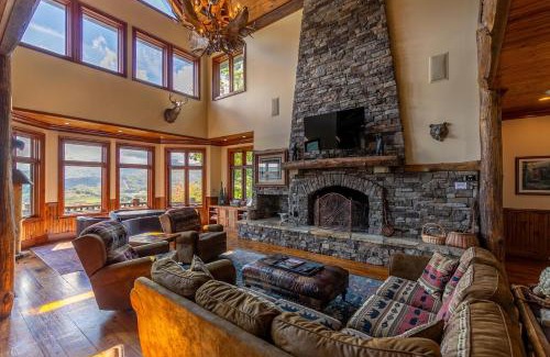 Banner Elk House | Overlook Estate in The Farm