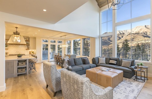 Mountain Village House | OVERLOOK HAUS- Mountain Oasis Overlooking San Sophia’s Ridge, Fire Pit & Hot Tub
