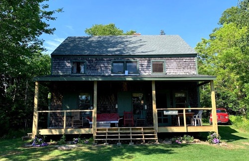 Friendship Cottage | Overlooking the Ocean with Large Porch