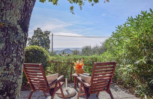 Corsanico-Bargecchia House | Overlooking the sea, this beautiful vacation home with pool welcomes you.