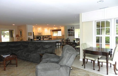 Baynard Oaks House | Overlooks Egret Island in Baynard Park. Pet friendly, pool and large lawn.