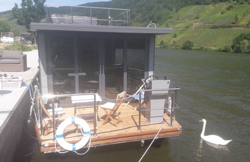 Polich Boat Rental | Overnight experience, unique and extraordinary near Trier