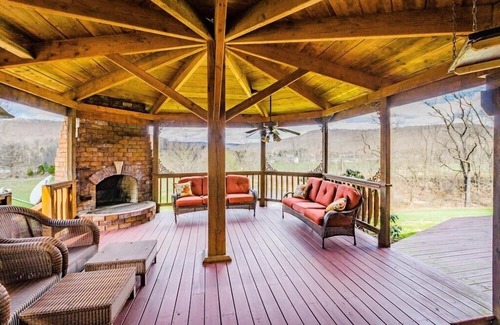 Confluence Cabin | OVR's Timber Ridge-Gorgeous Lodge located ON the GAP Trail in Confluence!
