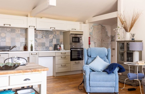 Llanfaelog Cottage | Owain’s Lake View : Pet-Friendly 1‑Bed Lakeside Apartment with Maelog Lake Views | Managed by Angles