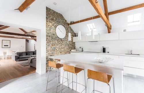 Llandovery House | Owl Barn Great Brecon Beacons views A stylish modern barn conversion for 5.