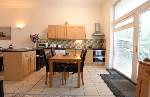 New Forest District House | Owl Barn is bright, spacious and airy, enjoying a peaceful farm setting