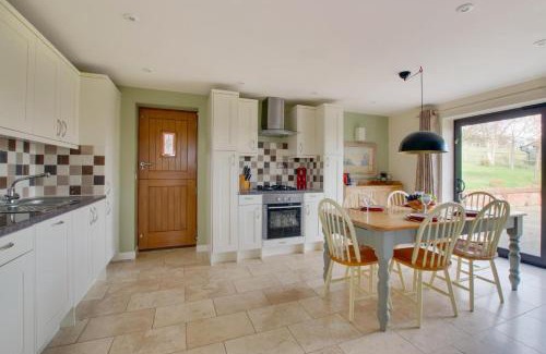 Woodbridge House | Owl Lodge