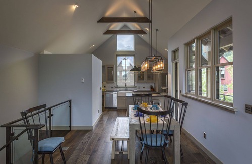 Telluride House | Owl Meadows LUX 3BR/3.5Bth Views, deck, fp; Walk to town, grocery EVERYWHERE
