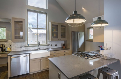 Telluride House | Owl Meadows LUX 3BR/3.5Bth Views, deck, fp; Walk to town, grocery EVERYWHERE