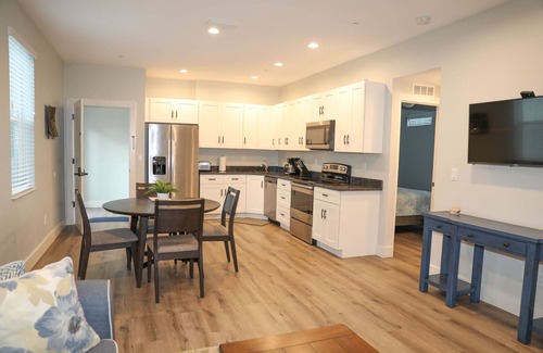 Dunedin Condo | Owl Nest Townhouse-Walk to downtown & the water! New heated POOL!