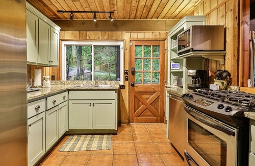 Walnut Mountain Cabin | Owl`s Nest Cabin- Charming Private Setting on Stocked Pond in Walnut Mountain