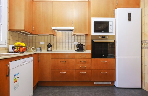Cambrils Ski Chalet | OXFOR - Terraced House with Communal Pool