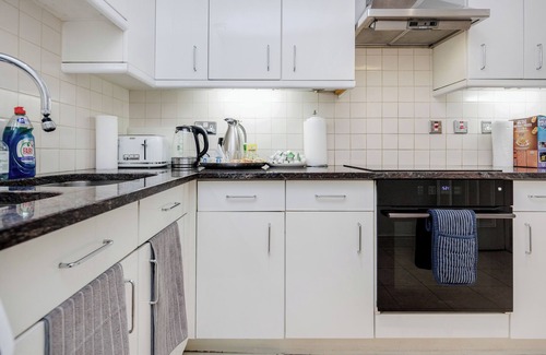 City of Westminster Apartment | Oxford Street/Hyde Park Apartment, Excellent Location !