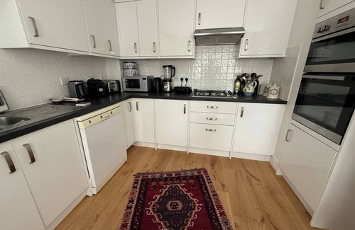 Oxford House | Oxford Summertown - 3BD Gated Home with Garden