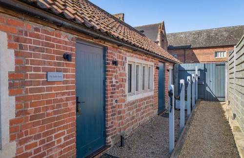 Brampton Cottage | Oxnead Hall is a breathtaking historic estate that blends grandeur with charm.