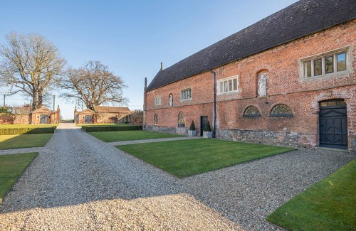 Brampton Cottage | Oxnead Hall is a breathtaking historic estate that blends grandeur with charm.