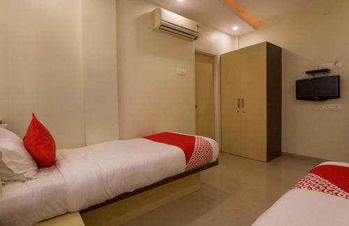 Pimpri - Chinchwad Hotel | OYO 11566 Shree Swami Apartment