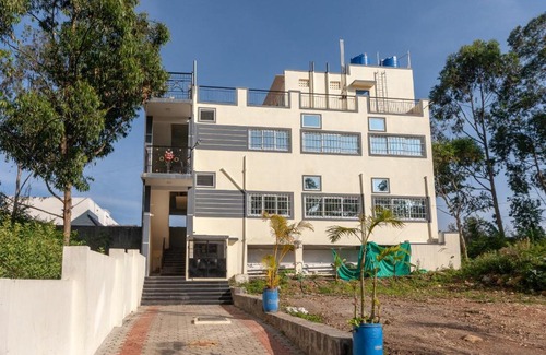 Yercaud Hotel | OYO 15990 Deepam Resort