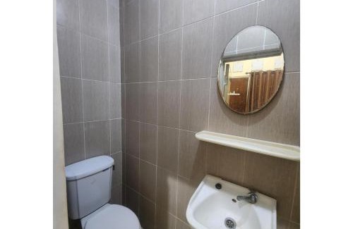 Tarakan Hotel | OYO 94776 Griya Cempaka