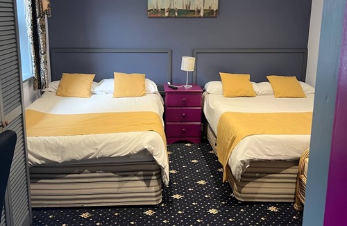 Bangor Hotel | OYO Baytree Lodge