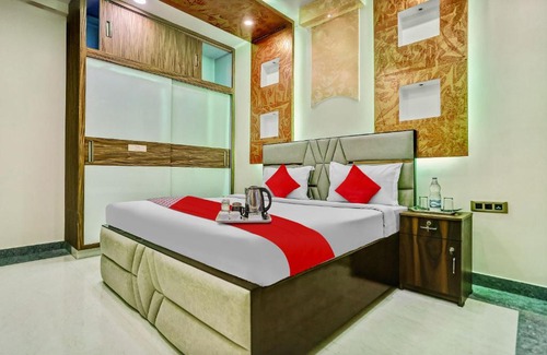 Rohini Hotel | OYO Flagship 70194 Dusky Hotel Restaurant