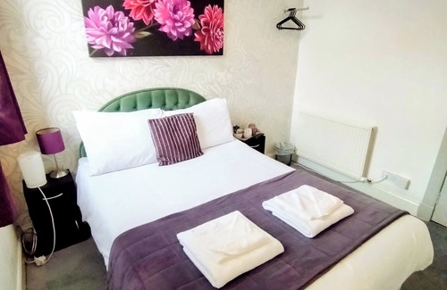 Greenock Hotel | OYO Gin House Hotel