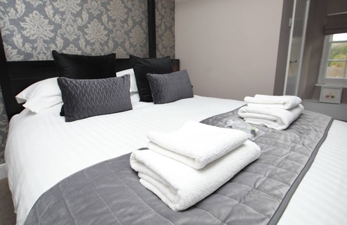 Glyn Ceiriog Hotel | OYO Glyn Valley Hotel