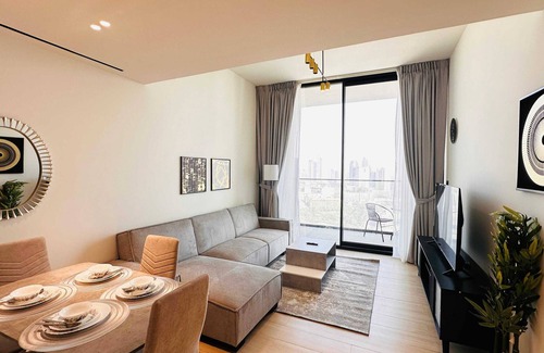Jumeirah Village Circle Apartment | OYO HOME 1455 Premium 1 Bed Apartment