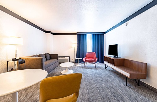 Las Vegas Hotel | OYO Hotel and Casino Las Vegas