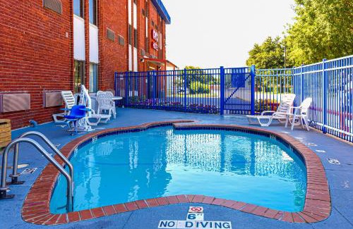 Irving Hotel | OYO Hotel Irving DFW Airport South