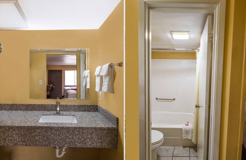Odessa Hotel | Oyo Hotel Odessa TX, East Business 20