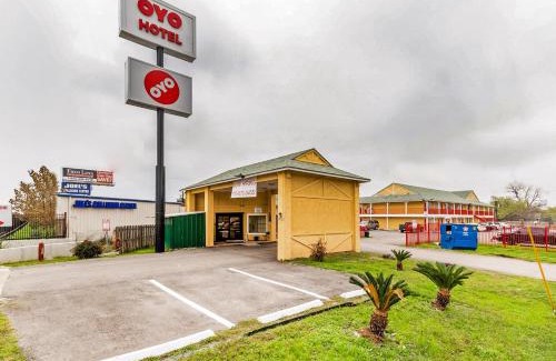 Lackland Terrace Hotel | OYO Hotel San Antonio Lackland near Seaworld