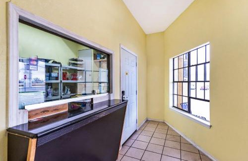 Lackland Terrace Hotel | OYO Hotel San Antonio Lackland near Seaworld
