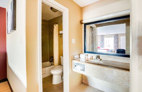 Tyler Hotel | OYO Hotel Tyler Northwest Mineola Hwy