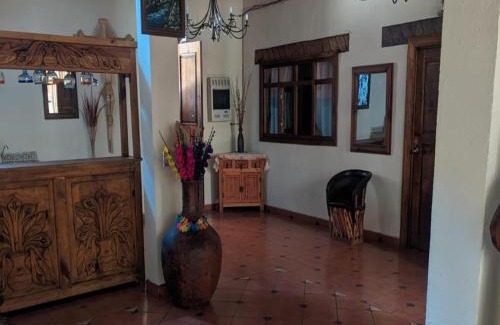 Tzintzuntzan Hotel | OYO Los Alcatraces