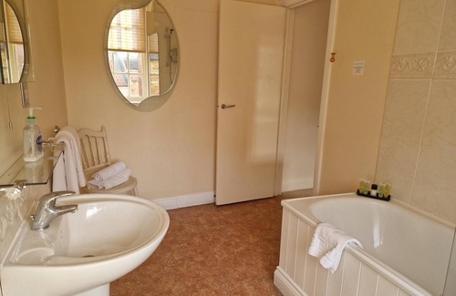 Stokesley Hotel | OYO The Leven