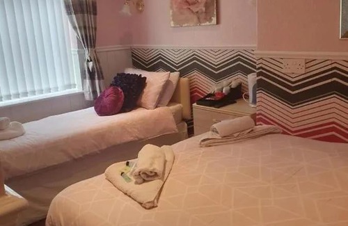 Blackpool Town Center Bed & Breakfast | OYO Wynnstay Hotel