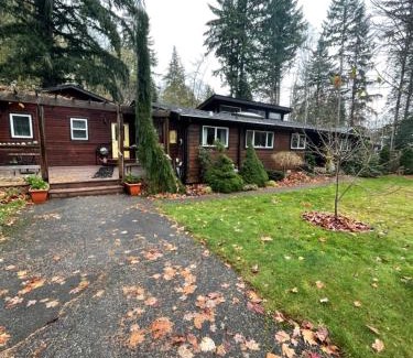 Black Creek Bed & Breakfast | Oyster River Guest Room