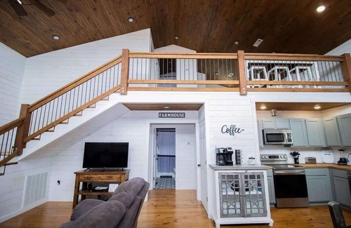 Compton House | Ozark Escape - Hot Tub, Mountain Views, Near River