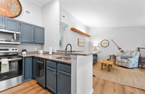 Kimberling City House | Ozark Mountain Bungalow-Updated-Lake Access-Free Tickets-Cmty Pool-Mini Golf-Pickleball