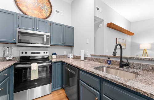 Kimberling City House | Ozark Mountain Bungalow-Updated-Lake Access-Free Tickets-Cmty Pool-Mini Golf-Pickleball
