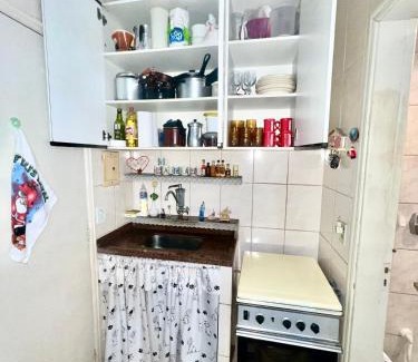 Ocian Apartment | PÉROLA da Praia Grande com cozinha completa