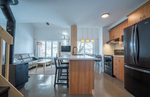 Beaupre Apartment | P-161: 2-bedroom mezzanine condo