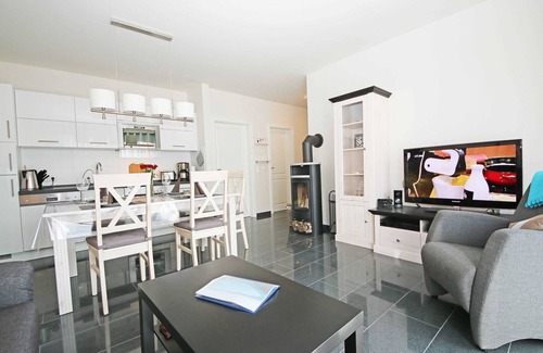 Thiessow Apartment | P: Haus Sanddorn Whg. 03 mit Terrasse - Haus Sanddorn Whg. 03 mit Terrasse