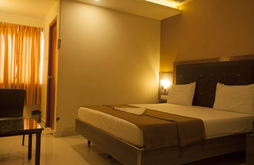 KK Nagar Hotel | P K Rresidency