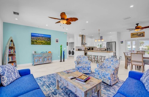 Marathon House | P98 - 4 bed, 4 bath home with dockage and private pool in Sombrero Beach.