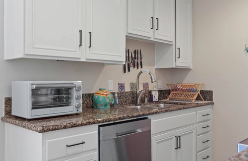 Pacific Beach Condo | Pacific Beach - Private Balcony - W/D - Pets OK