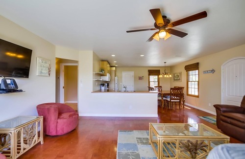 North Pacific Beach Condo | Pacific Beach Sunset | 2BR Home+ Steps from Beach