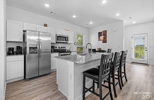 Centerton House | Pacific Palace-2bed/2.5bath Home in Centerton